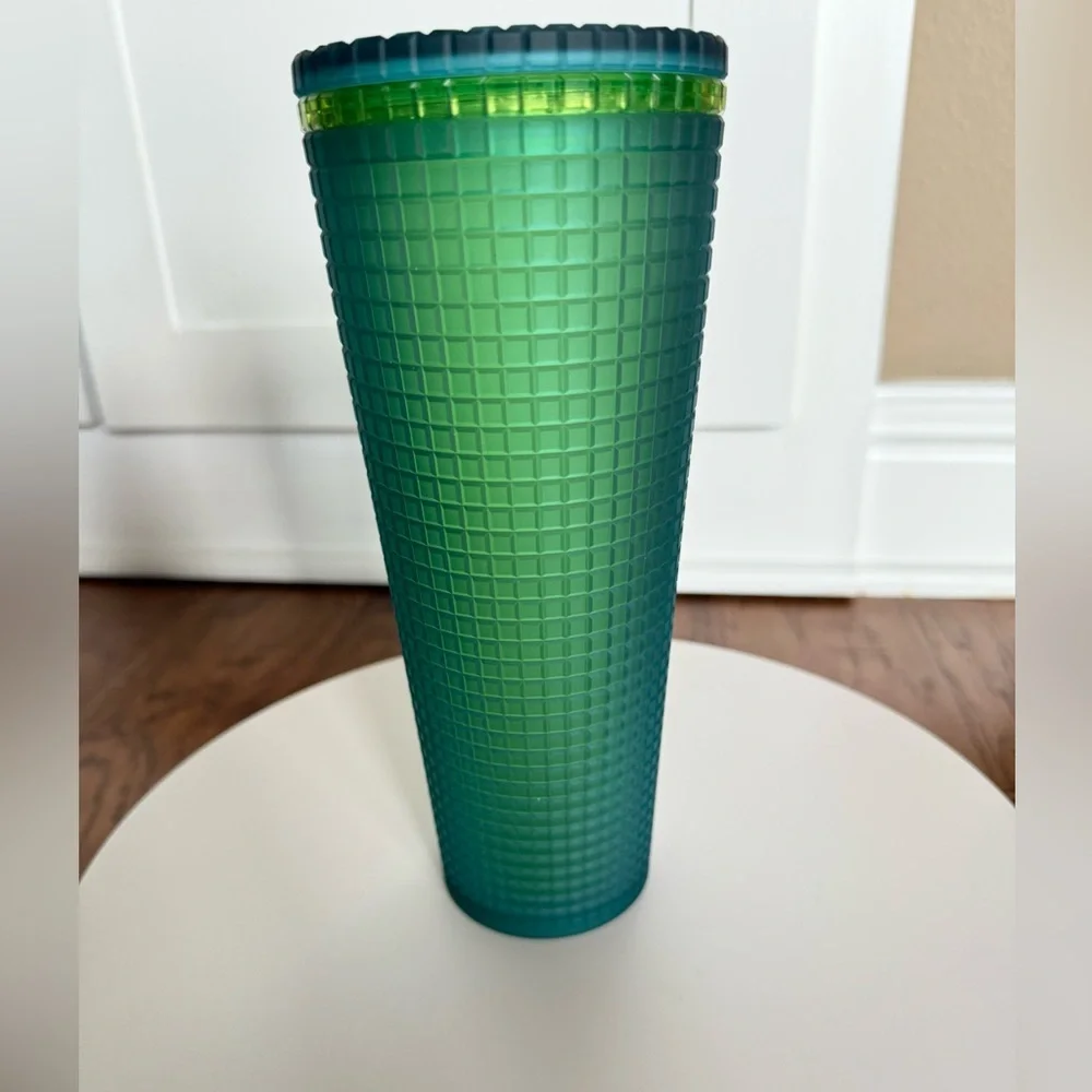 Starbucks 2022 Collection Lime Green Soft Touch‎ Tumbler